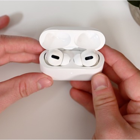 Apple AirPods 2nd generation